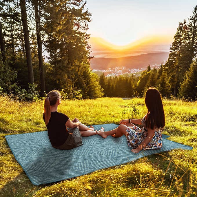 Columbia - Oversized Outdoor Packable Blanket